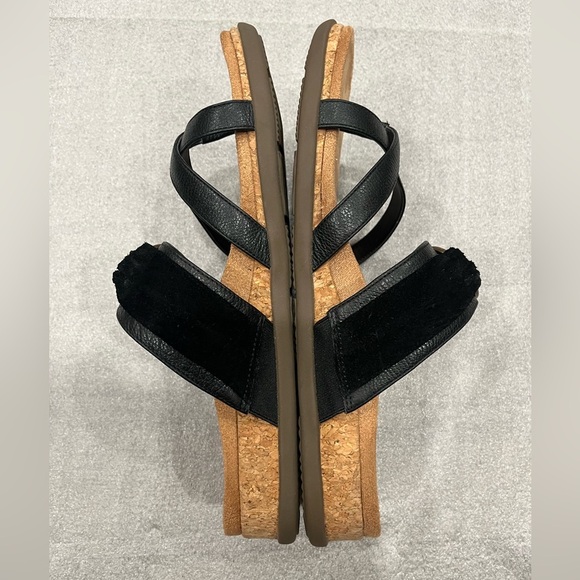 [US10]Vionic Landyn Black and Tan Sandals NWOT - Picture 4 of 6